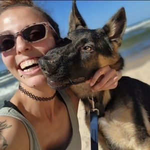 Meet your Posher, Leah